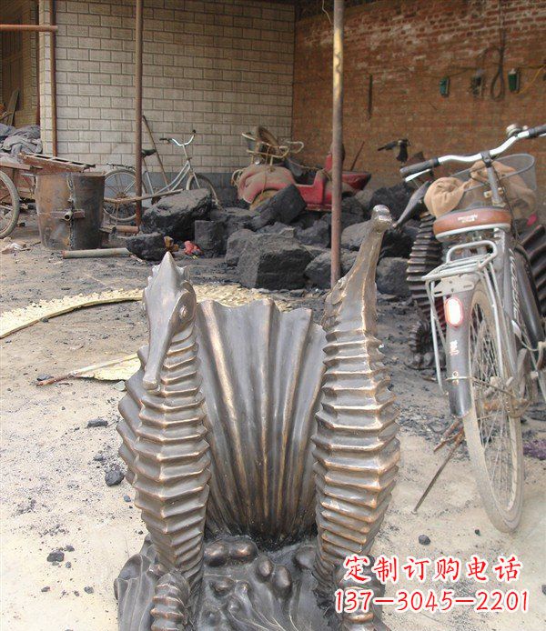 重庆铸铜海马小区动物铜雕