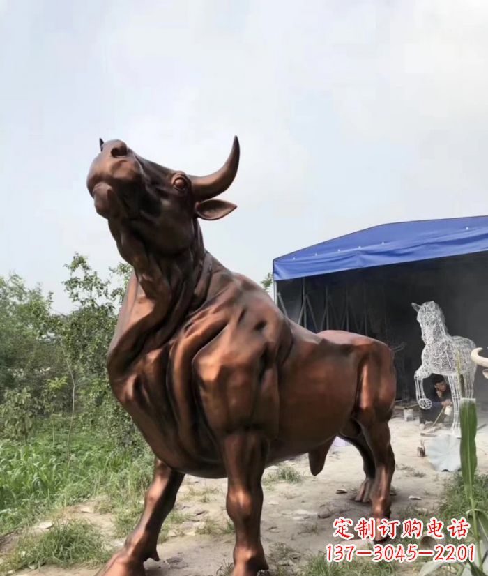 重庆紫铜牛动物雕塑