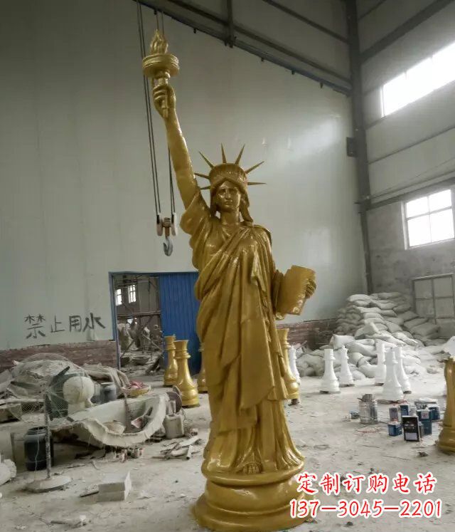 重庆自由女神玻璃钢仿铜人物雕塑