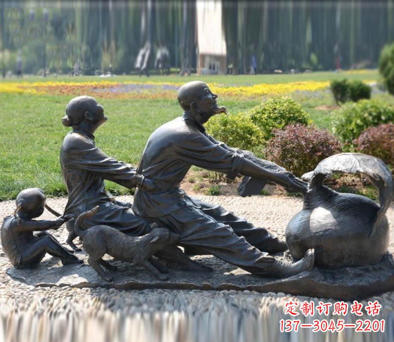 重庆祖孙三人拔萝卜铜雕