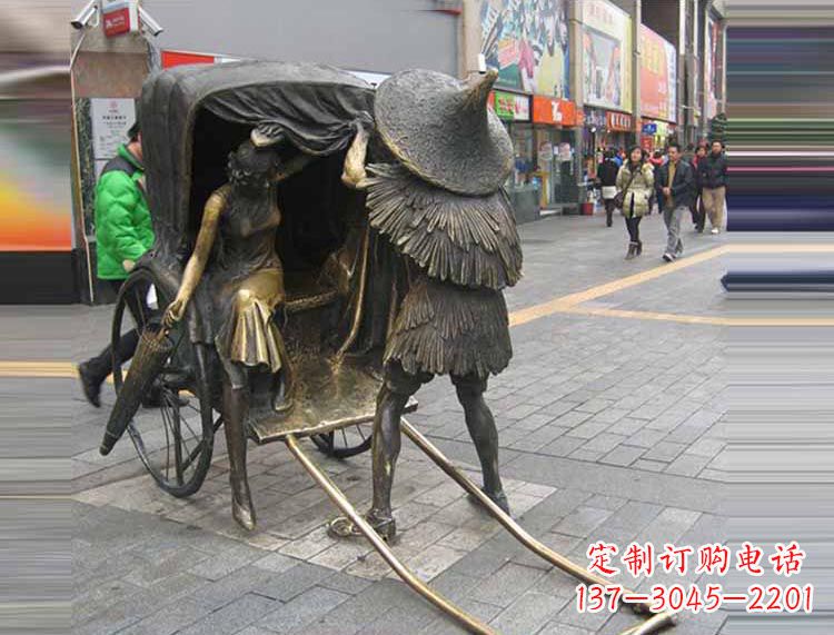 重庆坐黄包车的女人铜雕 