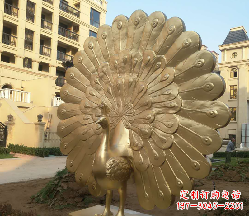 重庆孔雀铜雕塑